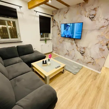 Best Central Apartment - Am Marktplatz - Up To 5 - Next To Frankfurt And Hanau - Coffee And Snacks - Netflix, Prime, Disney Nidderau Exterior photo