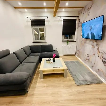 Best Central Apartment - Am Marktplatz - Up To 5 - Next To Frankfurt And Hanau - Coffee And Snacks - Netflix, Prime, Disney Nidderau Exterior photo
