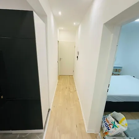 Best Central Apartment - Am Marktplatz - Up To 5 - Next To Frankfurt And Hanau - Coffee And Snacks - Netflix, Prime, Disney Nidderau Exterior photo