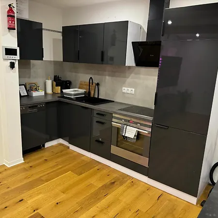 Best Central Apartment - Am Marktplatz - Up To 5 - Next To Frankfurt And Hanau - Coffee And Snacks - Netflix, Prime, Disney Nidderau Exterior photo