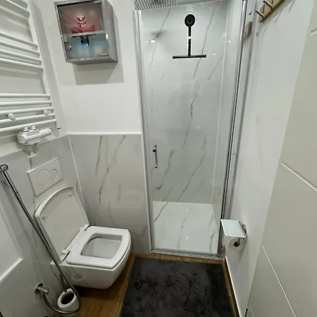 Best Central Apartment - Am Marktplatz - Up To 5 - Next To Frankfurt And Hanau - Coffee And Snacks - Netflix, Prime, Disney Nidderau Exterior photo