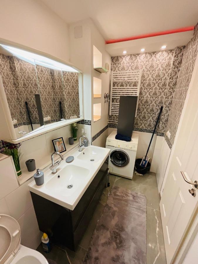 - Am Marktplatz - Up To 5 - Next To Frankfurt And Hanau - Coffee And Snacks - Netflix, Prime, Nidderau