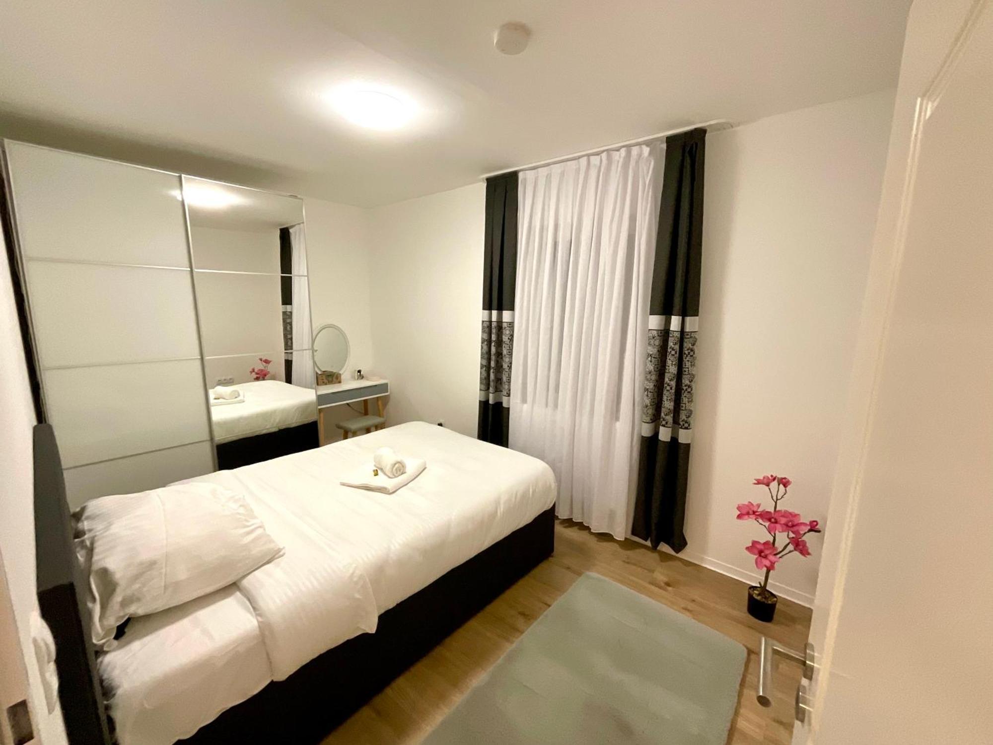 - Am Marktplatz - Up To 5 - Next To Frankfurt And Hanau - Coffee And Snacks - Netflix, Prime, Apartment Nidderau